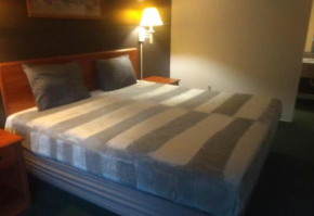 Hotel 2 Double Beds Hotel Studio 136 & Hot Tub
